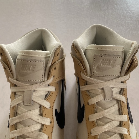 NIKE Dunk High Women’s Sneakers DX2044-101 Size 7.5 - Picture 5 of 10